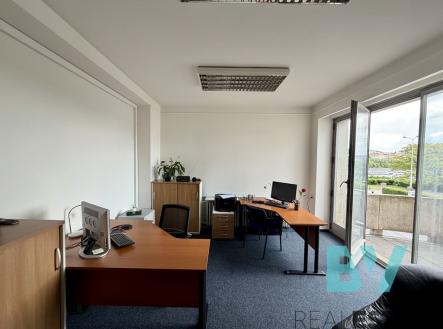 img-2162.jpeg | Pronájem - kanceláře, 24 m²