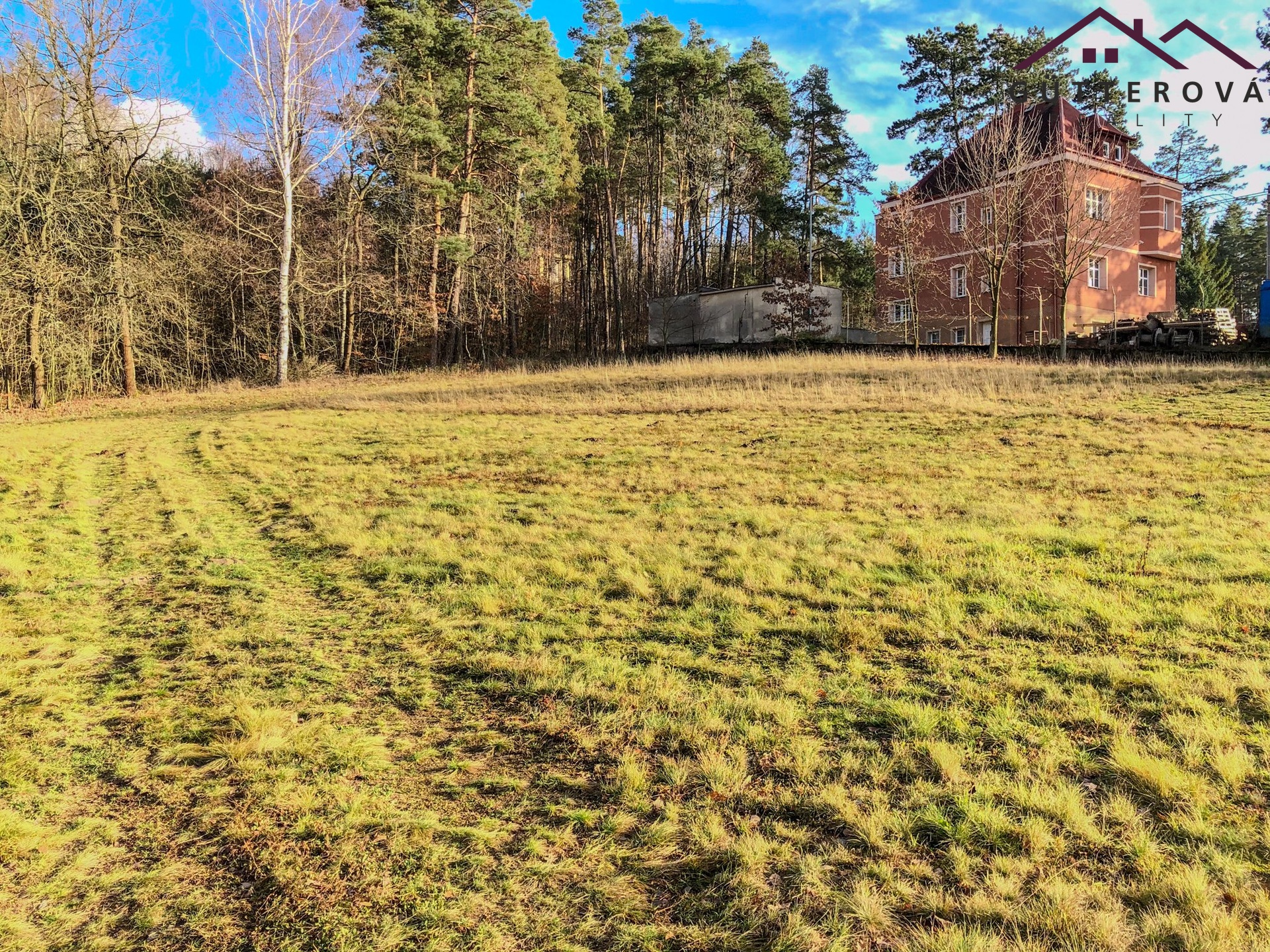 BF662B6C-260C-403A-94FA-D531AAA18F81