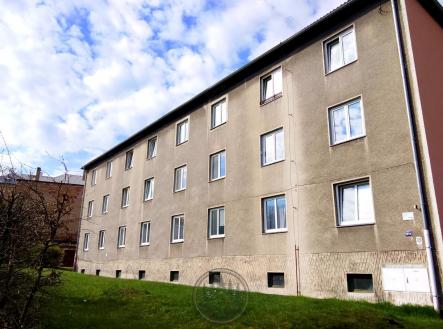 upraveny_exterier.jpg | Pronájem bytu, 1+1, 31 m²