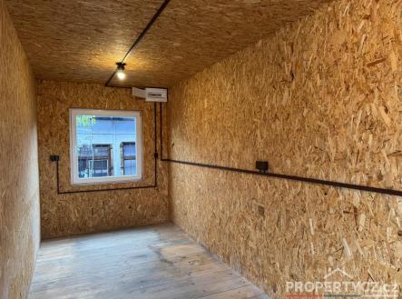 IMG_6076.JPG | Pronájem - skladovací prostor, 14 m²