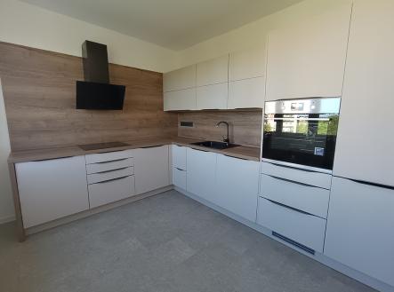 inz.jpg | Pronájem bytu, 2+1, 65 m²