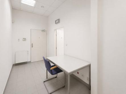 mistost-uprava.jpg | Pronájem - obchodní prostor, 82 m²
