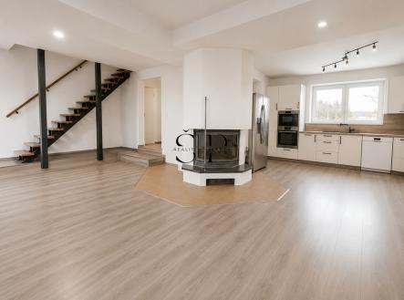 kuchyne.jpg | Prodej - dům/vila, 300 m²
