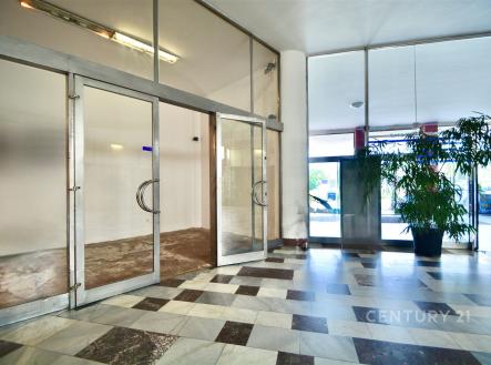 . | Pronájem - obchodní prostor, 18 m²