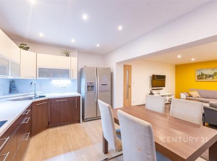 . | Prodej - dům/vila, 165 m²