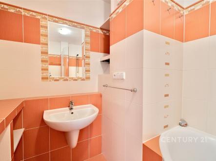 . | Pronájem bytu, 3+kk, 63 m²