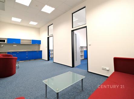. | Pronájem - kanceláře, 73 m²