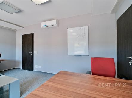 . | Pronájem - kanceláře, 106 m²