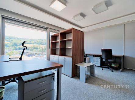 . | Pronájem - kanceláře, 106 m²