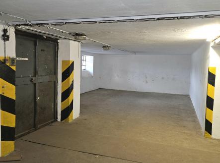 Pronájem - obchodní prostor, 300 m² obrázek