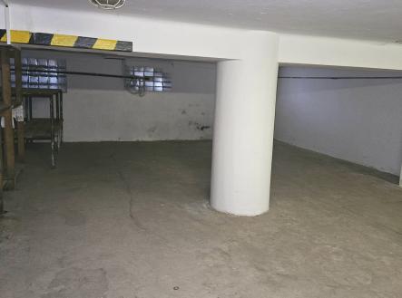 Prostory | Pronájem - obchodní prostor, 300 m²