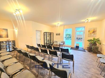 IMG-20251204-WA0004 | Pronájem - obchodní prostor, 921 m²