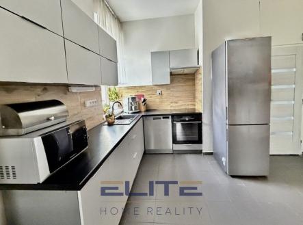 prodej-bytu-3-kk-73-m2-s-terasou-12-m2-a-zahradou-liberec-tylova-00150-kuchyne-f49e34 | Prodej bytu, 3+kk, 85 m²