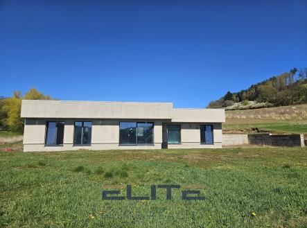 Pohled na dům | Prodej - dům/vila, 150 m²