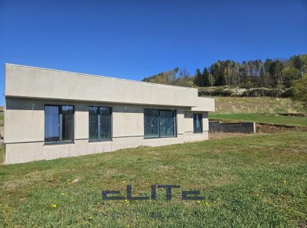 Pohled na dům | Prodej - dům/vila, 150 m²