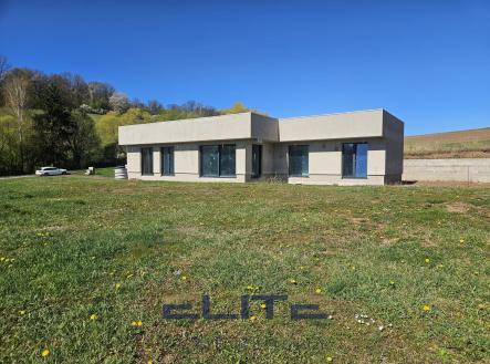 Pohled na dům | Prodej - dům/vila, 150 m²