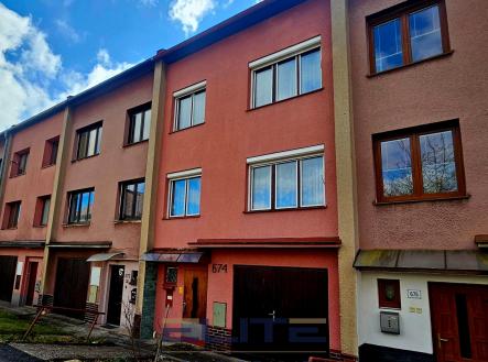 Dům | Prodej - dům/vila, 225 m²