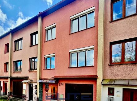 Dům | Prodej - dům/vila, 225 m²