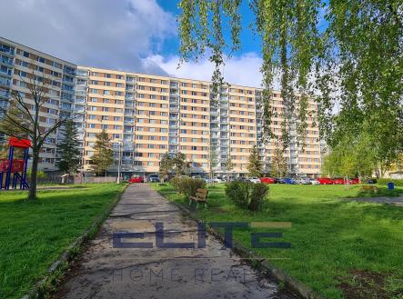 N00231_pohled na dům | Pronájem bytu, 1+kk, 20 m²