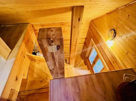 schodiště | Prodej - malý objekt/garáž