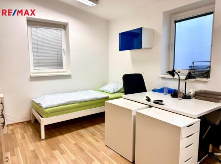 Neprůchozí pokoj | Pronájem bytu, 2+1, 40 m²