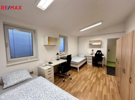 Průchozí pokoj | Pronájem bytu, 2+1, 40 m²