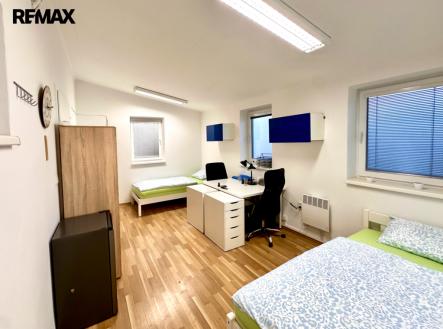 Neprůchozí pokoj | Pronájem bytu, 2+1, 40 m²