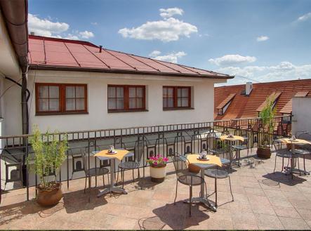 . | Prodej - nájemní dům, 1 060 m²