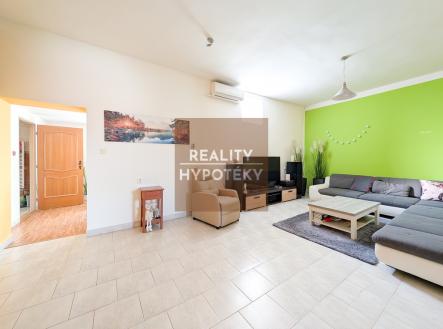 pxl-20250609-160922895.jpg | Pronájem bytu, 3+1, 110 m²