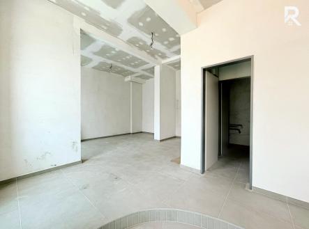 file3 | Pronájem - obchodní prostor, 33 m²