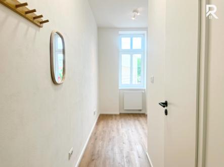 Apt (1) | Pronájem bytu, 1+kk, 19 m²