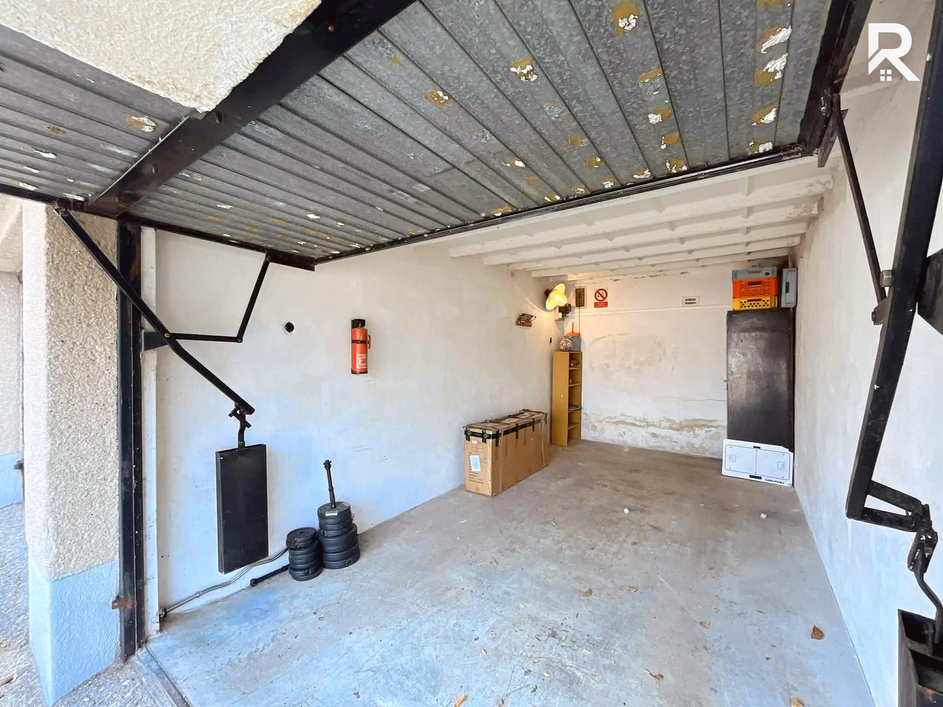 Garáž - Černá pole (2)