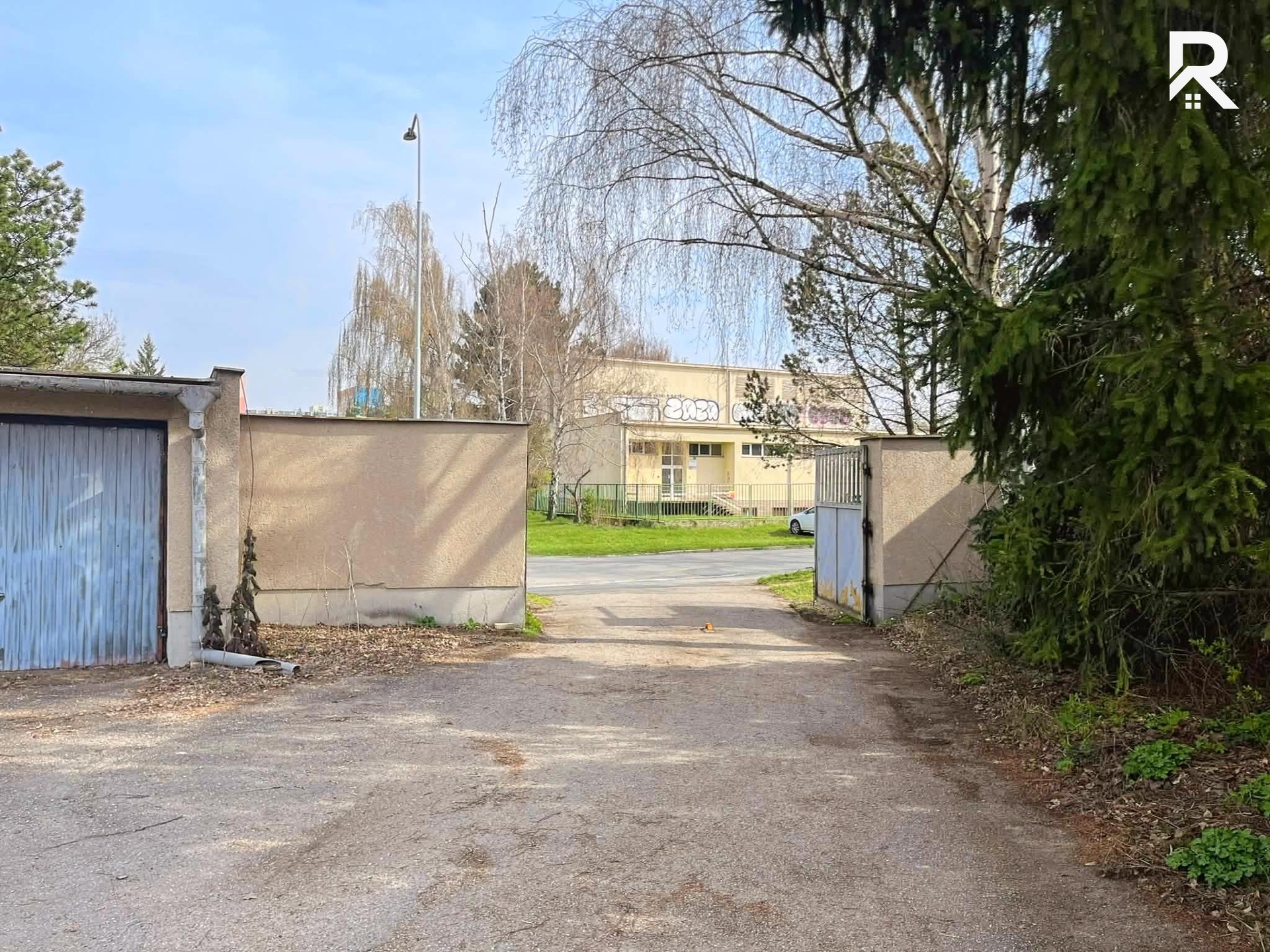 Garáž - Černá pole (6)