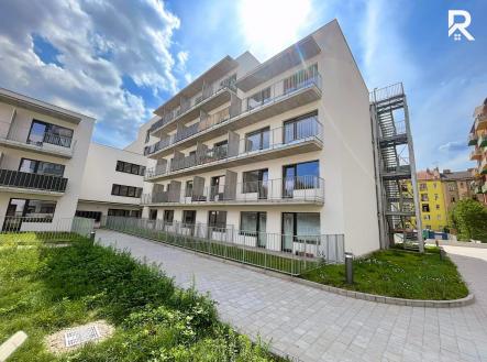 Spolková (9) | Pronájem bytu, 1+kk, 27 m²