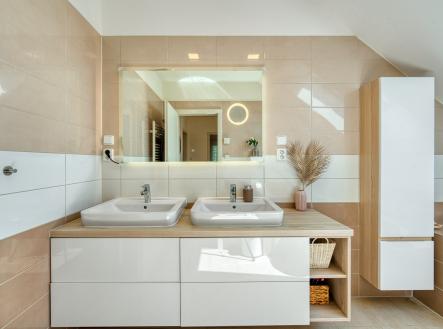 Zatcany-26 | Prodej - dům/vila, 135 m²