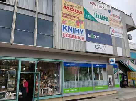 Pronájem - komerční objekt, obchodní centrum, 300 m²