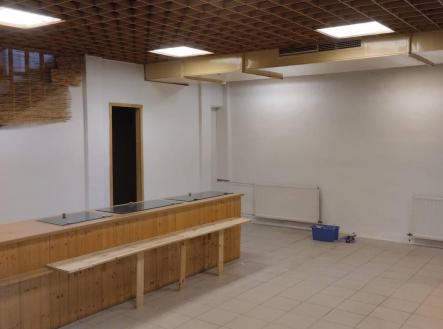 Pronájem - komerční objekt, obchodní centrum, 300 m²