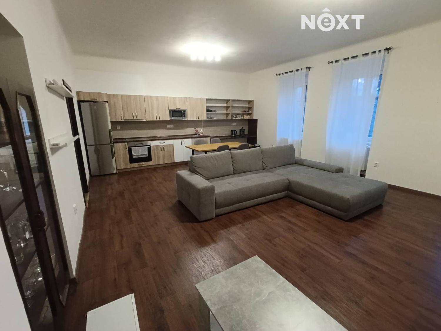 Pronájem byt 2+kk, 85㎡