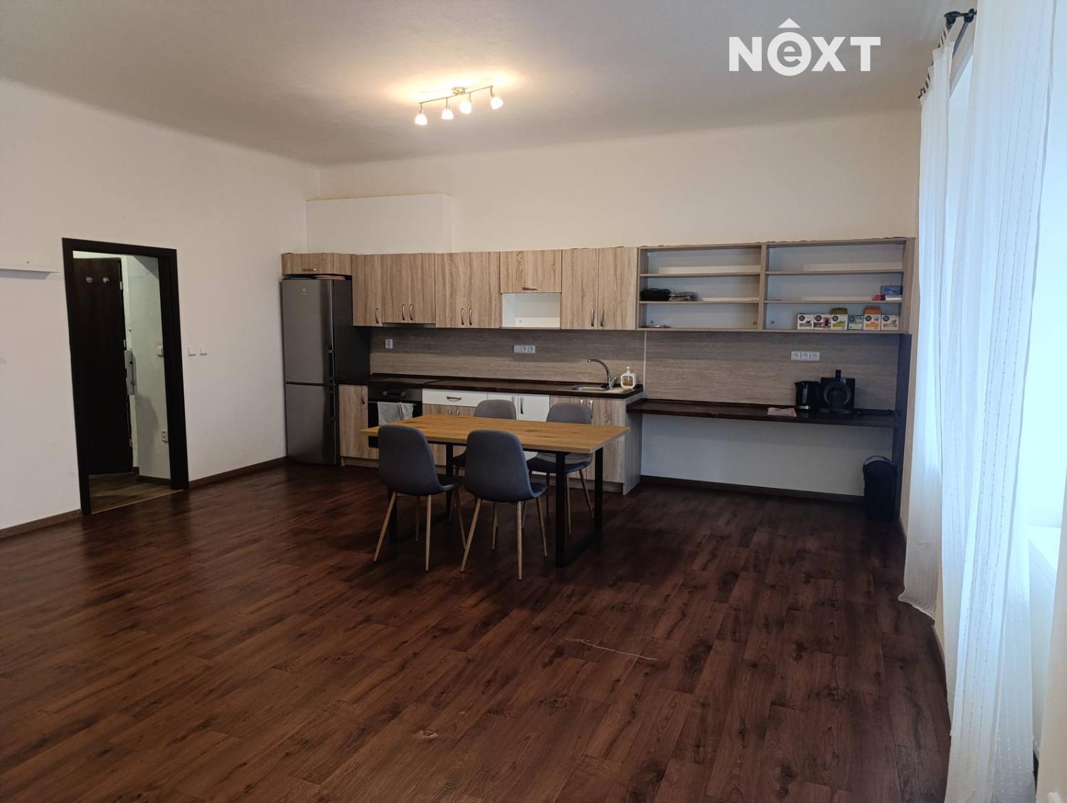 Pronájem byt 2+kk, 85㎡