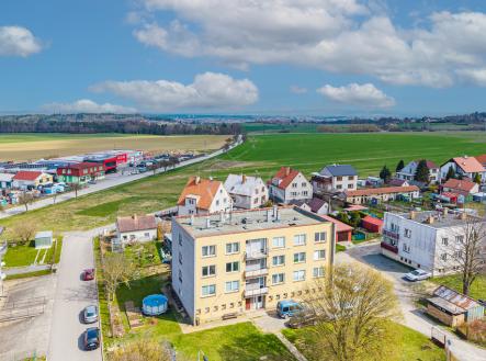 dji-20250410120600-0015-d-dji.jpg | Prodej - nájemní dům, 570 m²