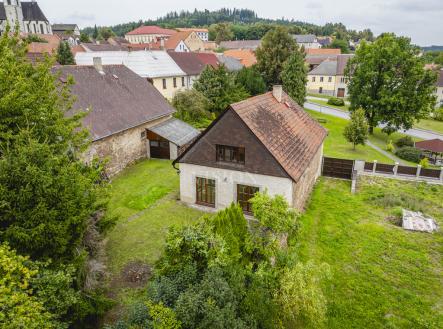 dji-20250910190812-0086-d.jpg | Prodej - dům/vila, 183 m²