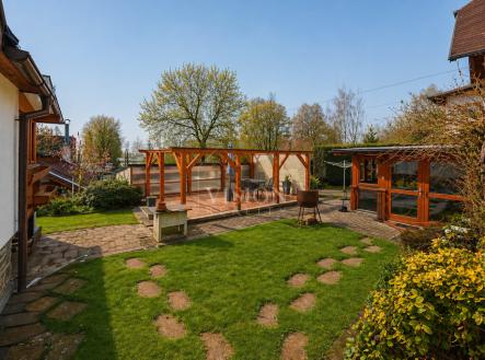 chatgpt-image-30.4.2026-12-45-32.png | Prodej - dům/vila, 400 m²