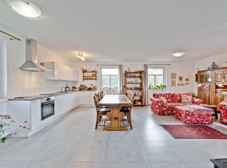 dsc-15.jpg | Prodej - dům/vila, 360 m²