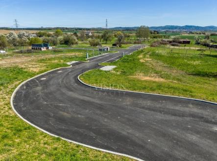 dji-20260424115131-0122-d-hdr.jpg | Prodej - pozemek pro bydlení, 1 227 m²