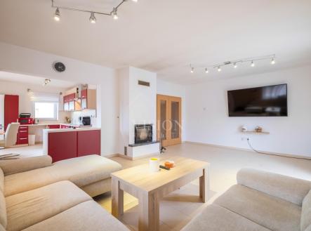 rd-u-cb-sj-exp-54-1.jpg | Prodej - dům/vila, 242 m²