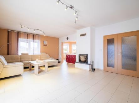 rd-u-cb-sj-exp-43-1.jpg | Prodej - dům/vila, 242 m²