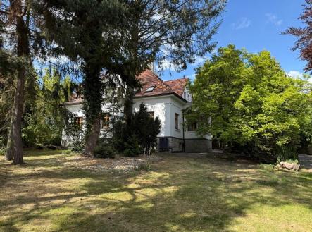 . | Prodej - dům/vila, 450 m²