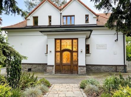 . | Prodej - dům/vila, 450 m²