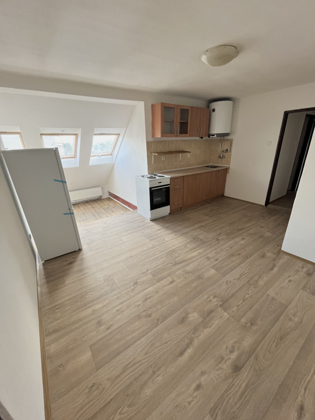 Pronájem bytu 2+kk, 48 m2, Kladno, ul. Amálská, 4.NP, cihla, 