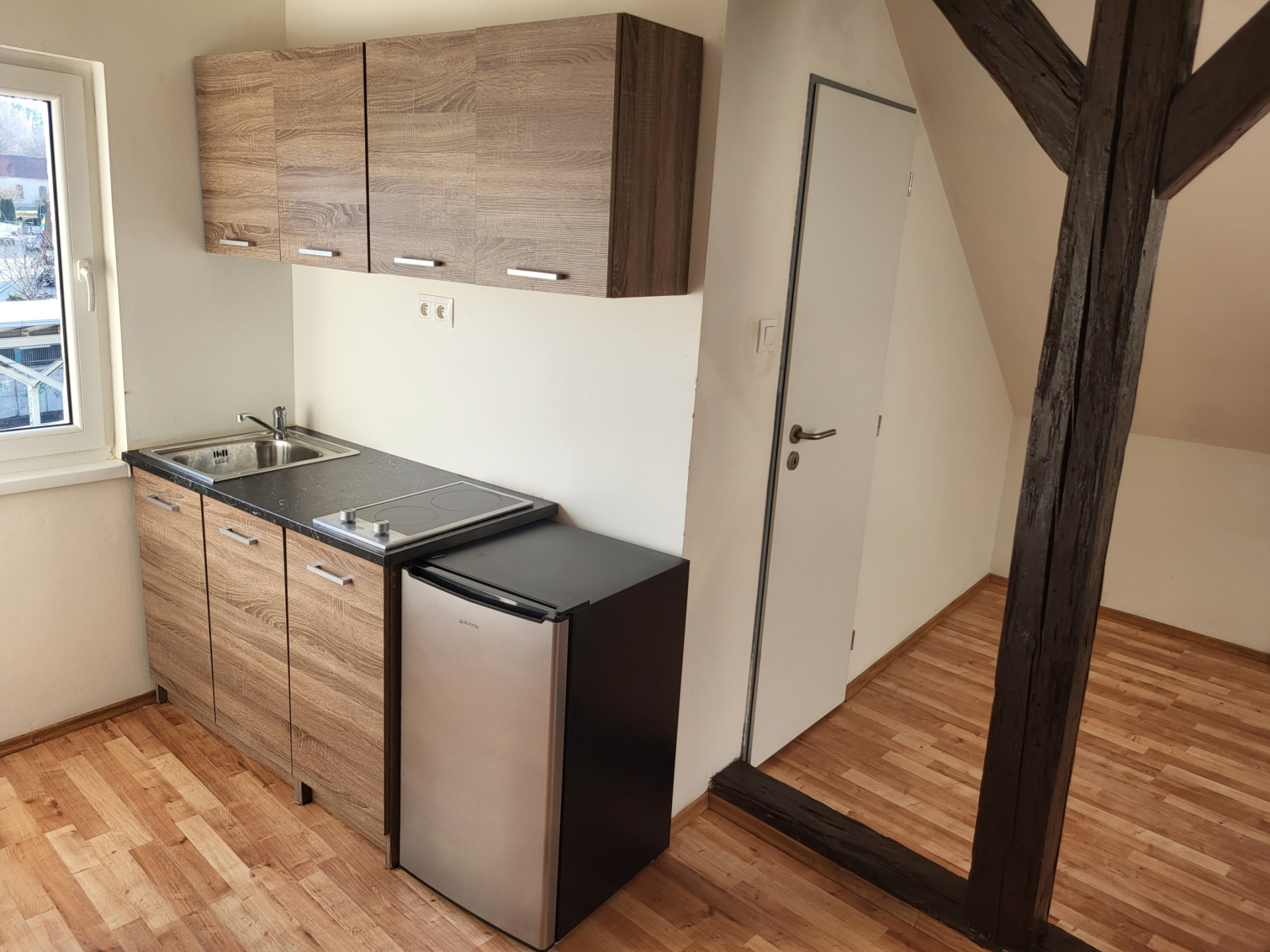 Pronájem bytu 1+kk, 30 m2, Strančice, ul. Průmyslová, 3.NP, cihla